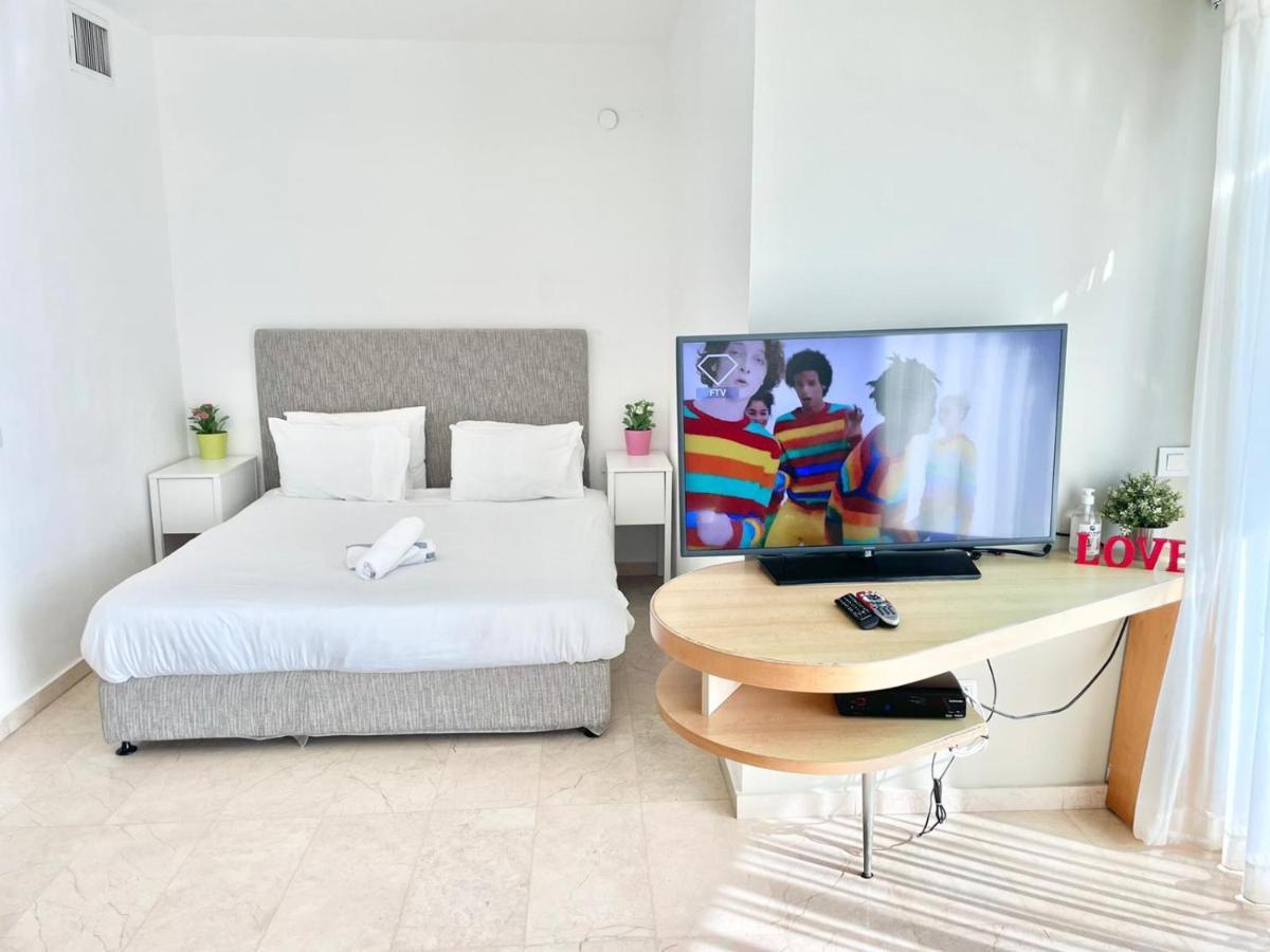 Oceanus Apartment Hotel Herzliya Экстерьер фото