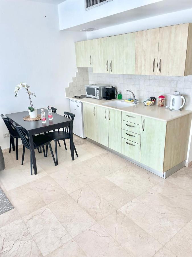 Oceanus Apartment Hotel Herzliya Экстерьер фото