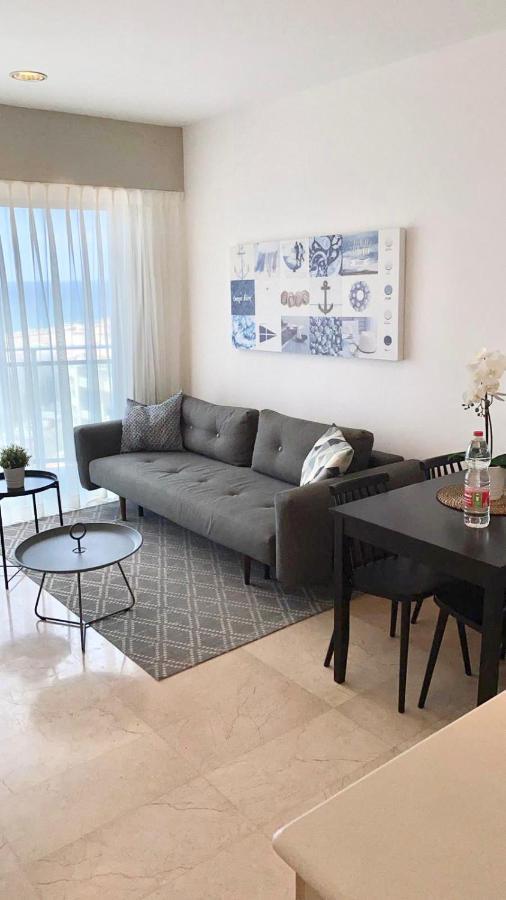 Oceanus Apartment Hotel Herzliya Экстерьер фото